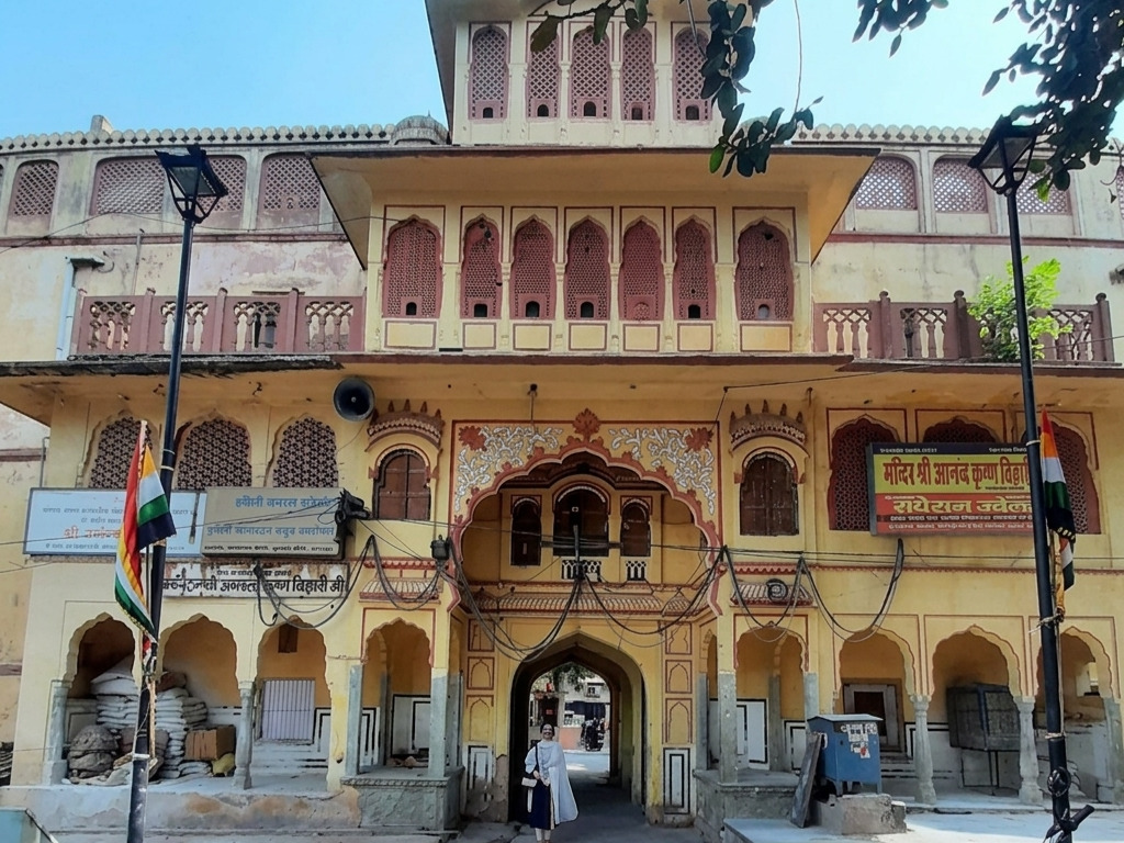 Join in Jaipur Divine Walking Tour